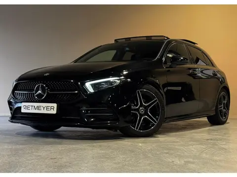 Mercedes-Benz A-klasse 180 Business AMG |Pano |Sfeer |NAP |Stoelverw. |Camera |Multibeam LED