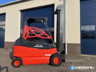 Linde E30-02/600 Electric forklift - Bouwjaar 2008 - Hefhoogte 600 cm - Vorklengte 120 cm - Hefvemog