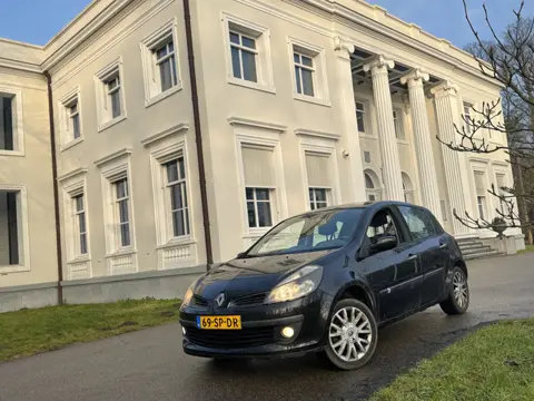 Renault Clio 1.6-16V 5 DEURS, 1:19, NIEUW MODEL, RIJKLAAR