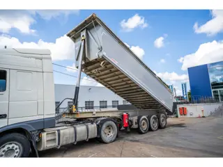 Benalu C39C17-ALU + BACHE - 30m3 (bj 2017)