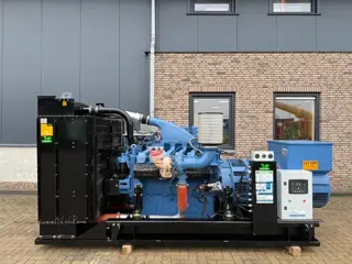 SDMO MTU 12V 2000 Leroy Somer 760 kVA noodstroom generatorset as New !