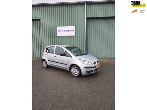 Mitsubishi Colt 1.5 Invite - AIRCO - TREKHAAK - 5 DEURS - ONDERHOUDEN