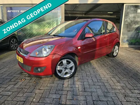Ford Fiesta 1.3-8V Futura | 3E EIGENAAR | 12MND GARANTIE | AIRCO | ELEC RAMEN | PDC | TREKHAAK |