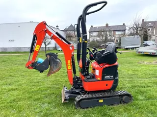 Kubota U10-5 minigraver 2024 met slechts 379 uur met 3 bakken