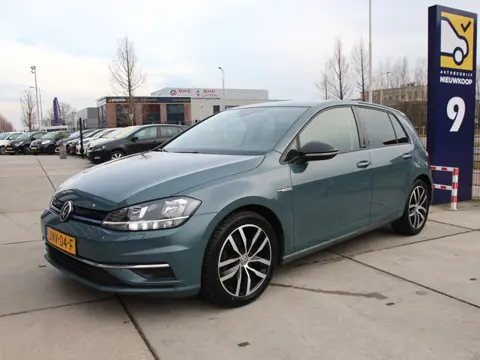 Volkswagen Golf 1.5 TSI Highline Carplay, Camera, ACC, Winterpakket Prijspakker!