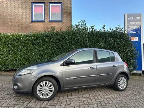 Renault Clio 1.2 TCe Collection Airco, Navigatie, Lmv!!!! VRIJDAG 27-03 ZIJN WIJ GEOPEND VAN 9:00 / 