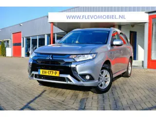Mitsubishi Outlander 2.4 PHEV Pure AWD Aut. Leder-Alcantara|Clima|Cam|LMV