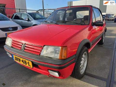 Peugeot 205 GERESERVEERD