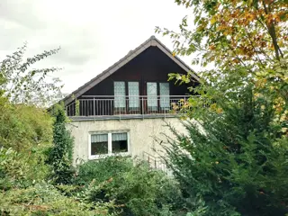 D843 - Riant woonhuis met inpandig zwembad op een royale kavel gelegen in de Eder Duitsland