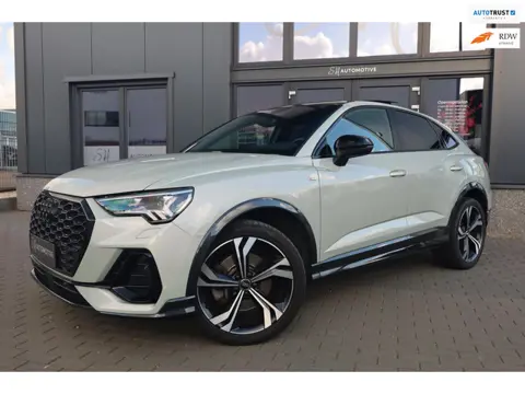Audi Q3 Sportback 45 TFSI Quattro S Edition one / PANO / 360 CAMERA / ACC / B&O / KEYLESS /