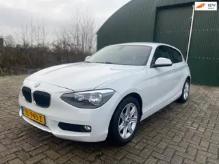 BMW 1-serie 114i EDE/ Grote scherm//Navi/Parkeer sensor/APK!
