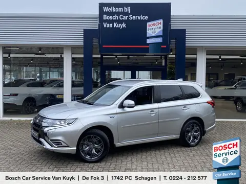 Mitsubishi Outlander 2.4 PHEV Intense / Automaat / NL-Auto / Dealer-Onderhouden / 1e-Eigenaar / AWD 