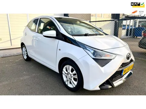 Toyota Aygo 1.0 VVT-i x-play | Camera | Airco | Nette Auto