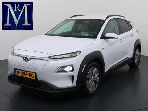 Hyundai Kona EV Premium 64 kWh SOH 100% | 3-FASE | WARMTEPOMP | LEDER | STOEL VERWARM, VENTILATIE | 