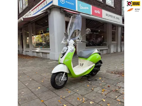 SYM Snorscooter Mio 50