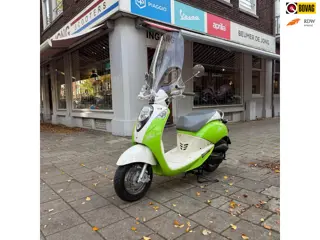 SYM Snorscooter Mio 50