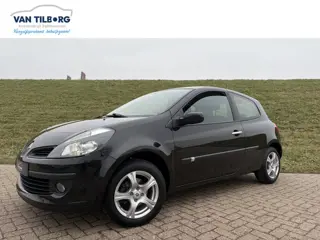 Renault Clio 1.4-16V Privilège Orig. NL auto | 2e Eigenaar | Climate Control | PDC A