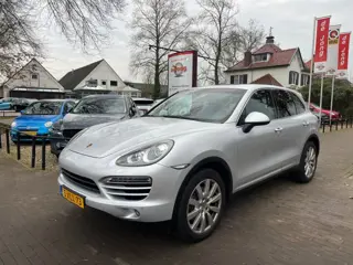 PORSCHE CAYENNE 3.0 D AUTOMAAT / SCHUIFDAK / BOSE / LEDER / TREKHAAK / NAVI / PDC