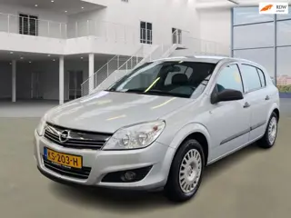 Opel Astra 1.4 Business|voor export of voor de handel auto rijd schakelt wel