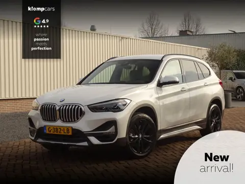 BMW X1 sDrive20i ParelWeiss | Full Options | HUD | NavPro | Stoelverw | All wheater | Uniek