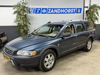 Volvo XC70 2.4 D5 Kinetic AWD // Leer // Trekhaak