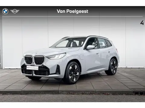 BMW X3 30e xDrive M-Sport / Head Up Display / 20 inch / Trekhaak / Stuurwielrandverwarming / Glazen 