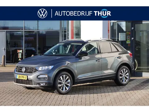 Volkswagen T-Roc 1.0 TSI Style 85KW/115PK, Navigatie, Activ info display, Chrome dakrail, clima, led