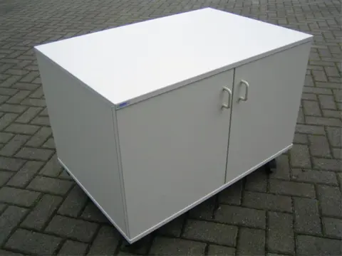 1x Draaideurkast H66xB90x60