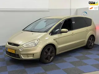 Ford S-Max 2.0-16V / NIEUWE APK / RIJDT SCHAKELT GOED