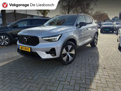 Volvo XC40 1.5 T4 Plug-in hybrid Plus Dark / Panorama-dak / Harman-Kardon / camera / stuur en stoel 