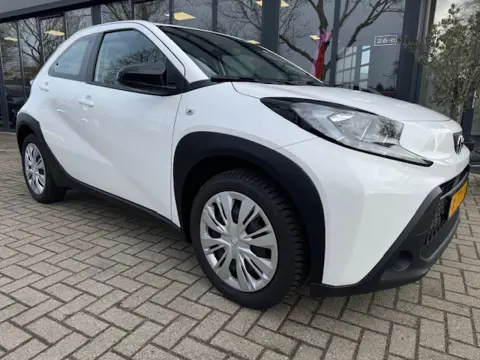 Toyota Aygo X 1.0 VVT-i MT Play Airco | Camera achter |