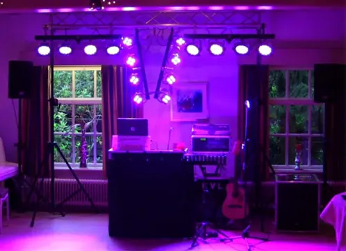 One man band / eenmansorkest + dj. v.a €75 per uur.