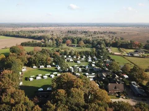 Camping Veluwe, bos, heide, fietsen, wandelen, rust.