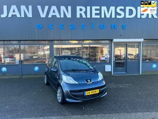 Peugeot 107 1.0-12V XS bj 2008 apk en sportvelgen airco