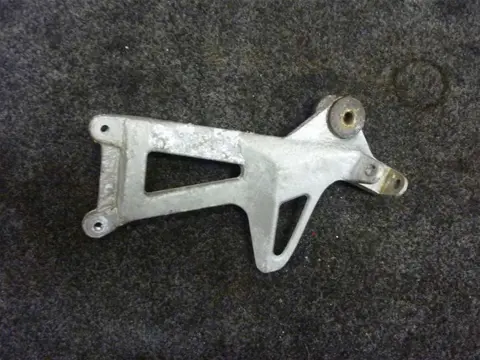 DUO VOETSTEUN RECHTS Triumph Sprint ST 955 1999 - 2005