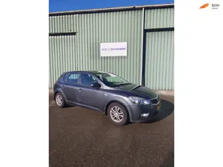 Kia Cee'd 1.4 CVVT Seven AIRCO - 5 DEURS - LM VELGEN