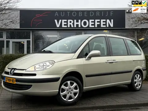 Peugeot 807 2.0 ST - 6 ZITTER - CRUISE / CLIMATE CONTR - TREKHAAK - APK TM 01-2027 !
