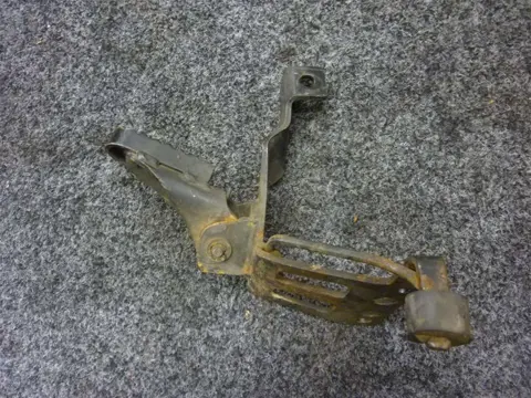 LINKER SCHETSPLAAT BMW F 650 GS 2000 - 2007
