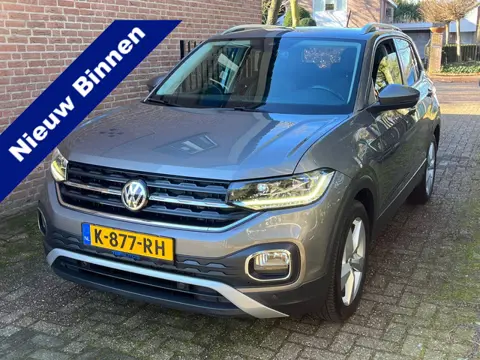 Volkswagen T-Cross 1.0 TSI Style. Adap Cruise, Camera, StoelVerw, Clima, 17"LMV, Haak 1100kg