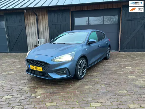 Ford Focus 1.5 EcoBoost ST Line Business, ZEER NETJES , TREKHAAK