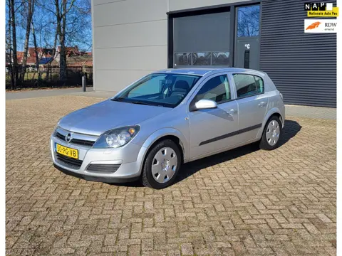 Opel Astra 1.6 5-drs Cruisecontrol,airco,carplay,trekhaak!