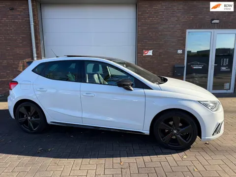 Seat IBIZA 1.0 EcoTSI FR|BLACK EDITION|PANO|NAVI|KEYLESS