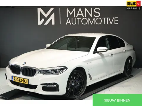 BMW 5-serie 530e M Sport / HUD / ACC / LIVE COCKPIT / DEALER SERVICE / STOELVERW