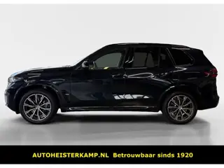 BMW X5 M60i xDrive M Sport 530 PK V8 ACC HEAD-UP PANORAMADAK STOELKOELING MASSAGE LUCHTVERING TREKHA