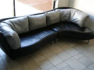 Zeer stijlvolle en comfortabele design leren bank