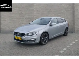 Volvo V60 2.0 D4 Kinetic | Lichtmetalen velgen | Getint glas | Airco | B