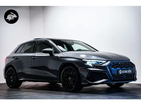 Audi A3 Sportback 45 TFSI e S-Line Black ed|Pano|19 inch zwart|Camera