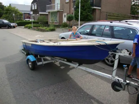 Bootje met trailer