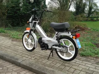 Gevraagd oude brommer en snorfietsen loop en sloop sloperij