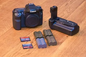 Canon 40D + Batterygrip + 4 Accu's + Lader + 8GB/2GB CF Card